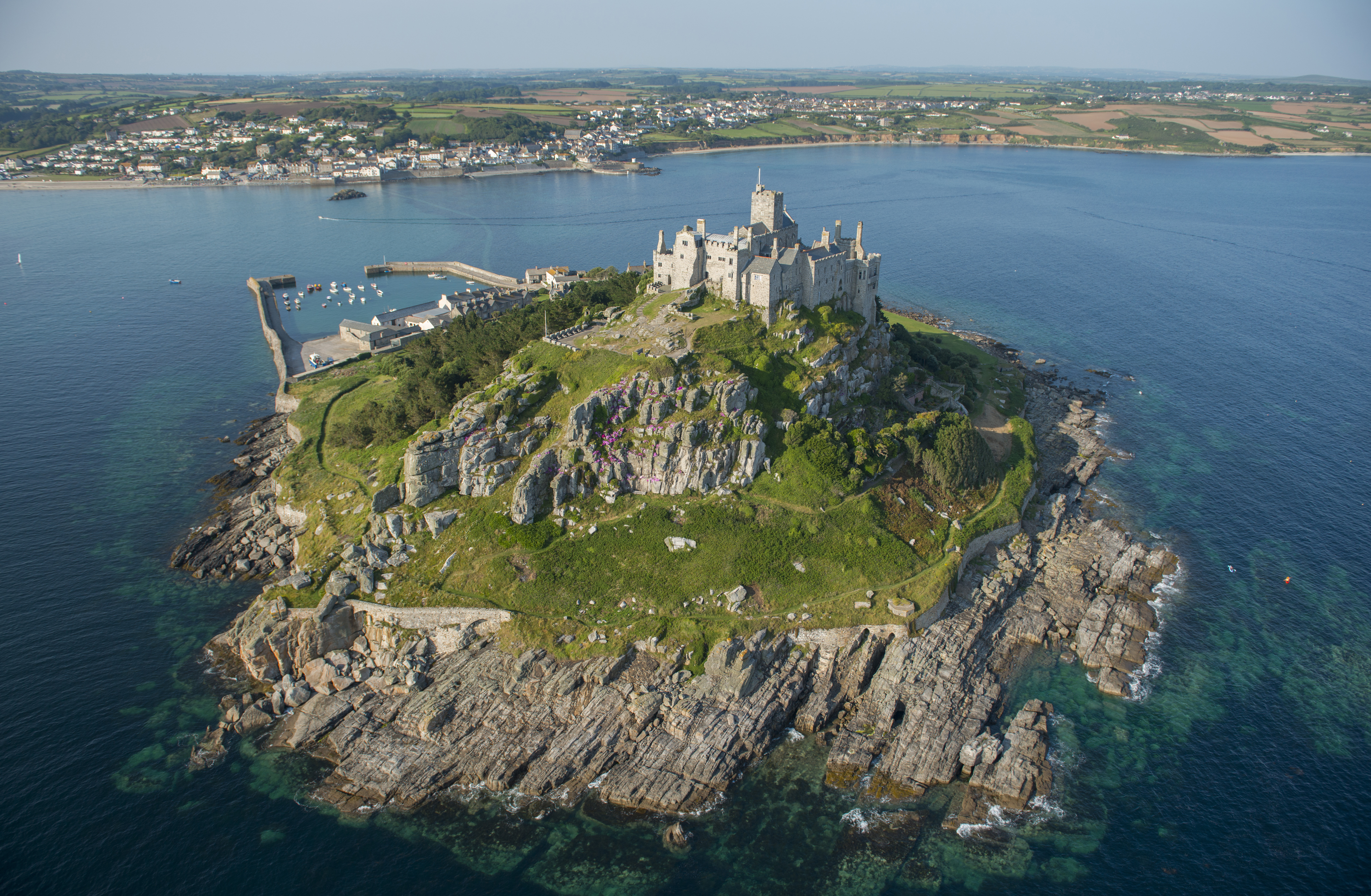 Islands of the united kingdom. Гора Святого Михаила Корнуолл. Сент-майклз-Маунт. Гора Святого Михаила (графство Корнуолл). Сент-Майклс-Маунт (гора Святого Михаила.